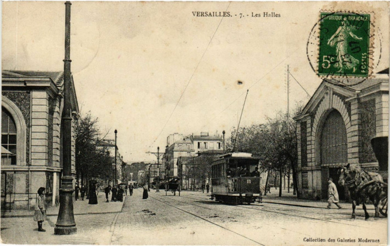 Carte postale ancienne Versailles - Les Halles à Versailles