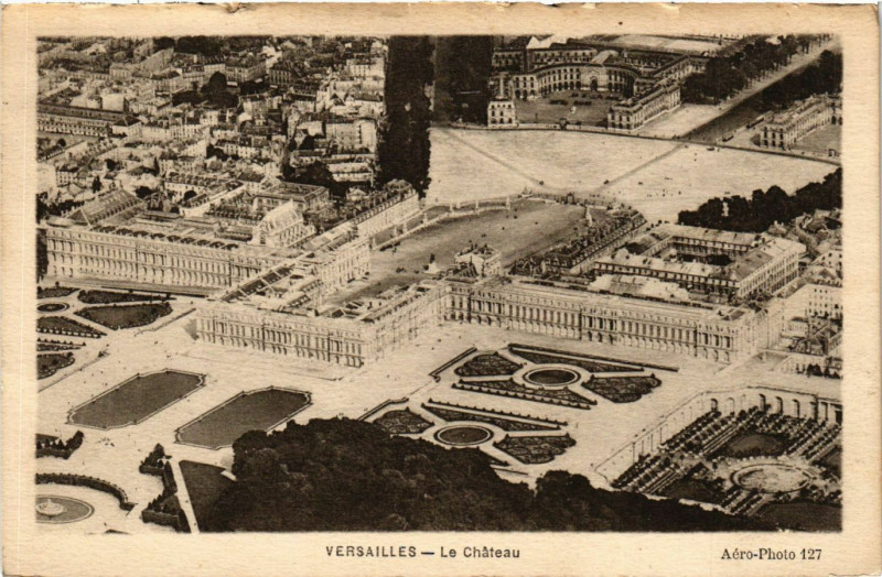 Carte postale ancienne Le Château à Versailles