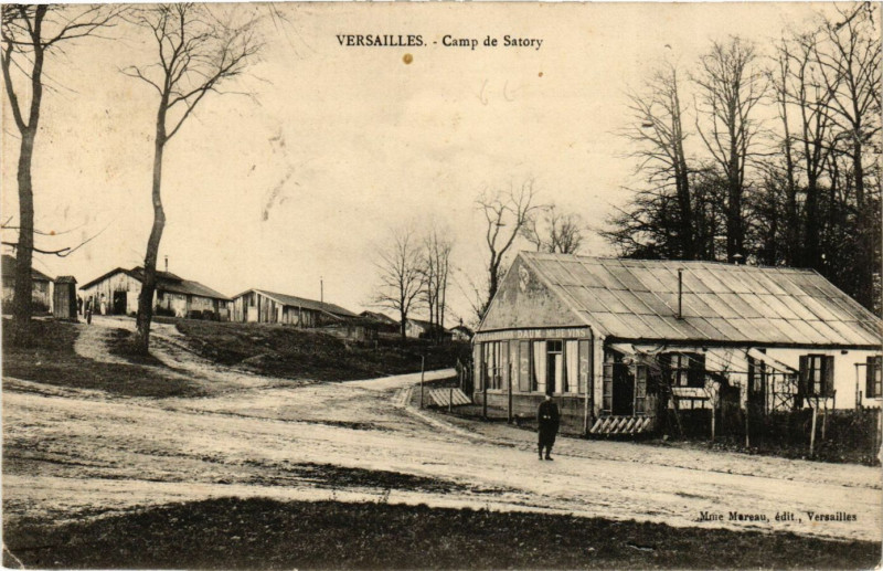 Carte postale ancienne Versailles - Camp de Satory à Versailles