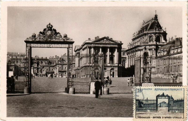 Carte postale ancienne Versailles - La Grille d'Honneur et le Chateau à Versailles