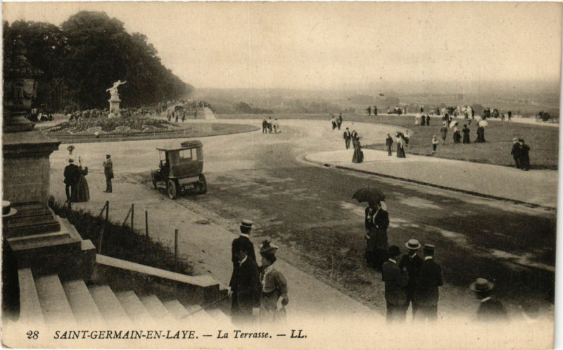 Carte postale ancienne Saint-Germain-en-Laye - La Terrasse à Saint-Germain-en-Laye