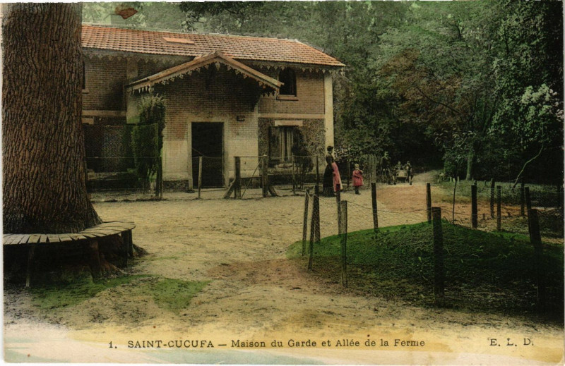 Carte postale ancienne Saint-Cucufa - Maison du Garde et Allée de la Ferme