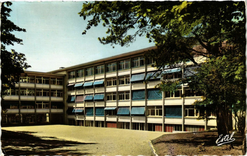 Carte postale ancienne Rambouillet - Le Nouveau Lycée Mixte à Rambouillet