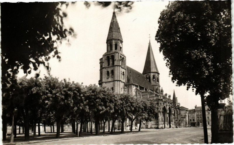 Carte postale ancienne Poissy - L'Eglise à Poissy