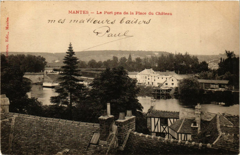 Carte postale ancienne Mantes - Le Port pris de la Place du Chateau