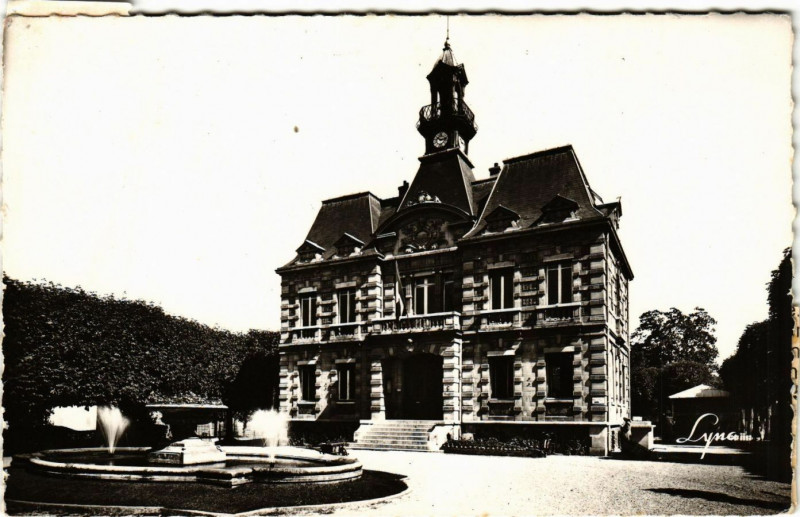 Carte postale ancienne Le Vesinet - La Mairie au Vésinet