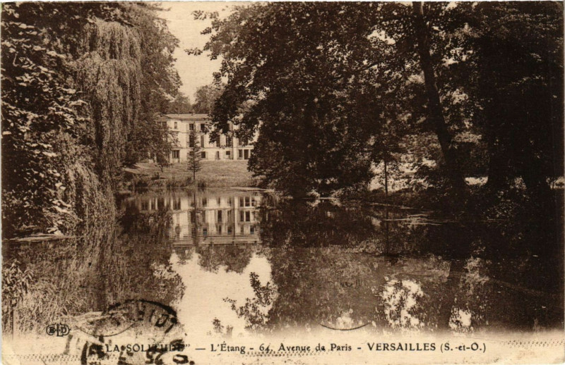 Carte postale ancienne La Soliruil - L'Etang - Avenue de Paris - Versailles à Versailles