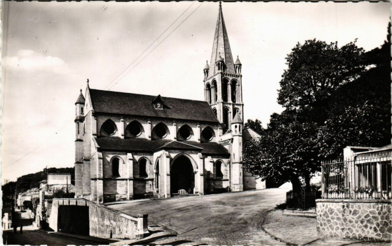 Carte postale ancienne Bougival - L'Eglise à Bougival