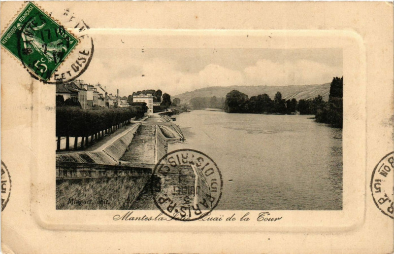 Carte postale ancienne Mantes-la-Jolie - Quai de la Cour à Mantes-la-Jolie