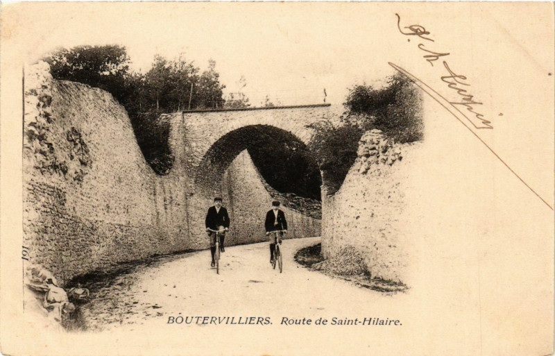 Carte postale ancienne Boutervilliers - Route de Saint-Hilaire