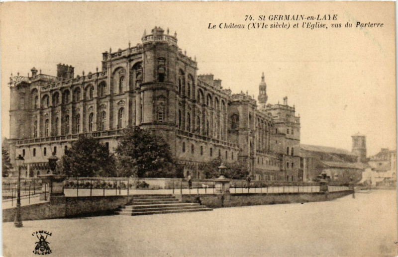 Carte postale ancienne Saint-Germain-en-Laye-Le Chateau (Xvi s.) et l'Eglise vus du Parterre à Saint-Germain-en-Laye