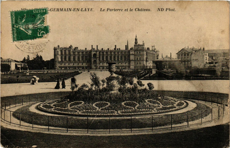 Carte postale ancienne Saint-Germain-en-Laye - Le Parterre et le Chateau à Saint-Germain-en-Laye