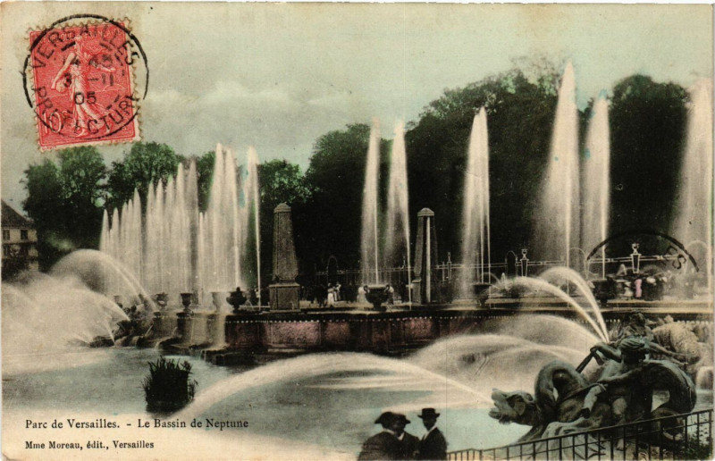 Carte postale ancienne Parc de Versailles - Le Bassin de Neptune à Versailles