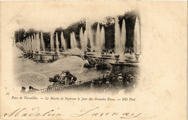 Carte postale ancienne Parc de Versailles - le Bassin de Neptune de Jour des Grandes Eaux à Versailles