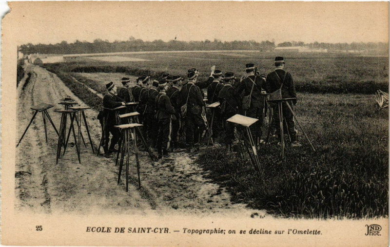 Carte postale ancienne Ecole de Saint-Cyr - Tpographe on se decline sur l'Omelette