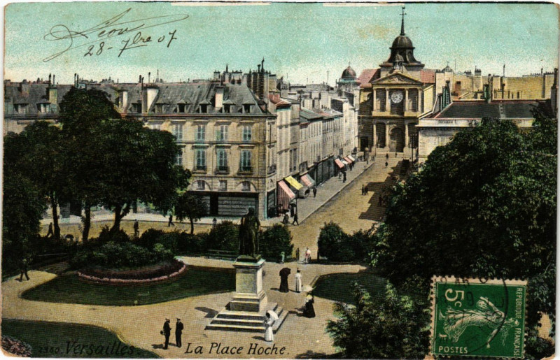 Carte postale ancienne La Place Hoche
