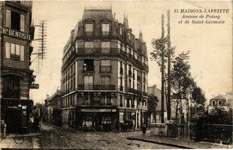 Carte postale ancienne Maisons-Laffitte - Avenue de Poissy et de St-Germain à Maisons-Laffitte