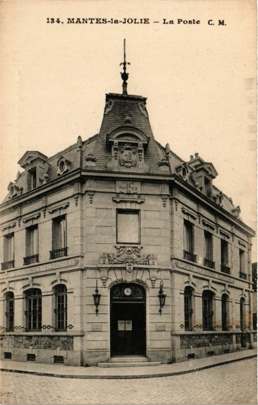 Carte postale ancienne Mantes-la-Jolie - La Poste à Mantes-la-Jolie