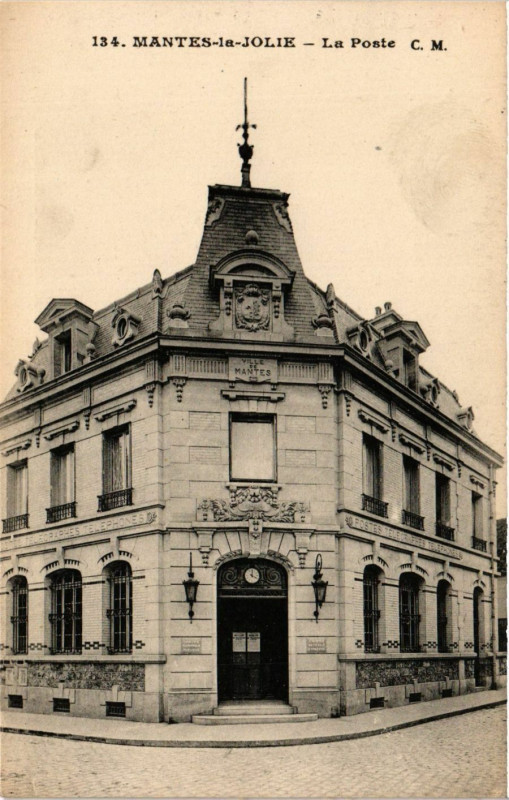 Carte postale ancienne Mantes-la-Jolie - La Poste à Mantes-la-Jolie
