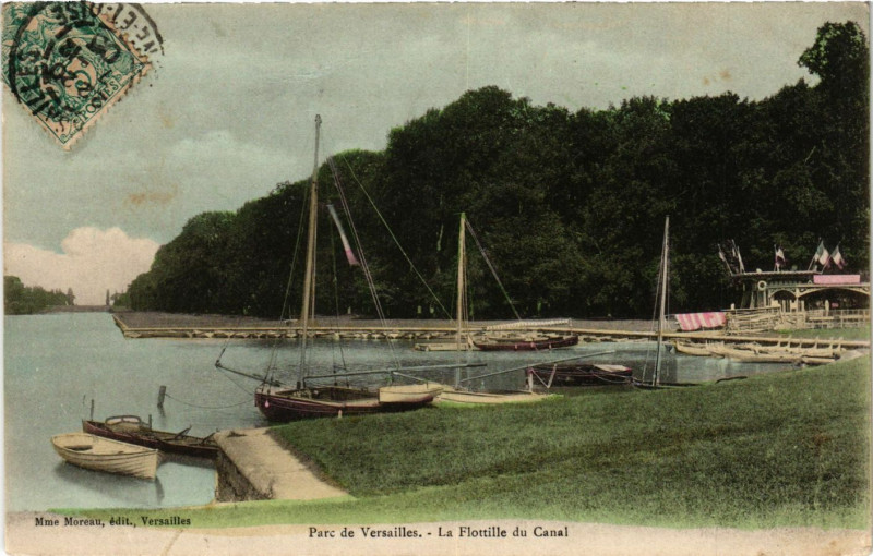 Carte postale ancienne Parc de Versailles - La Flottille du Canal à Versailles