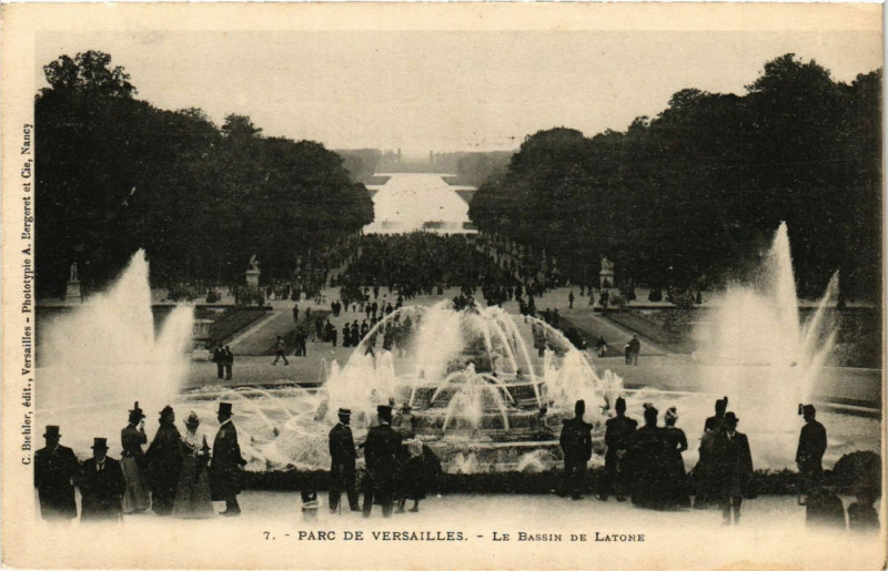 Carte postale ancienne Parc de Versailles - Le Bassin de Latone à Versailles