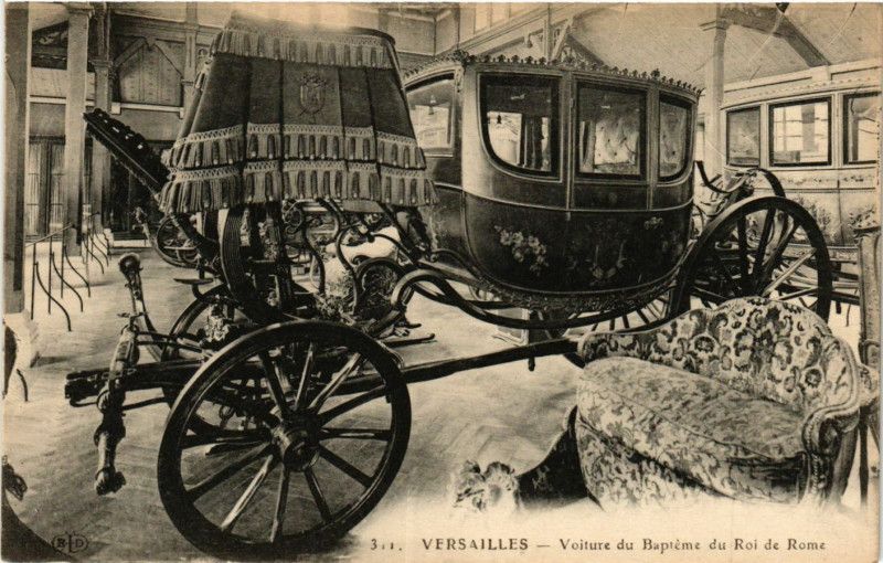 Carte postale ancienne Versailles - Voiture du Bapteme du Roi e Rome à Versailles