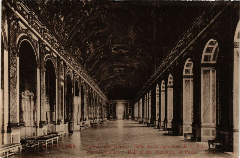 Carte postale ancienne Versailles - Galerie des Galaciers - Salle de la signature de la à Versailles