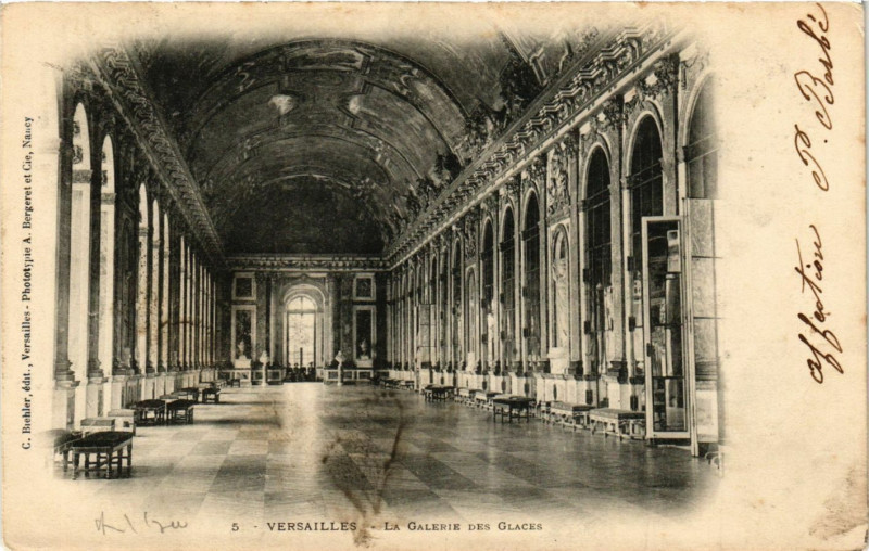 Carte postale ancienne Versailles - La Galerie des Glaces à Versailles