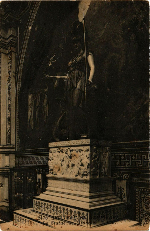 Carte postale ancienne Chateau de Dampierre - La Statue de Minerva