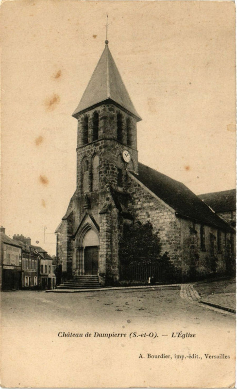 Carte postale ancienne Chateau de Dampierre - L'Eglise