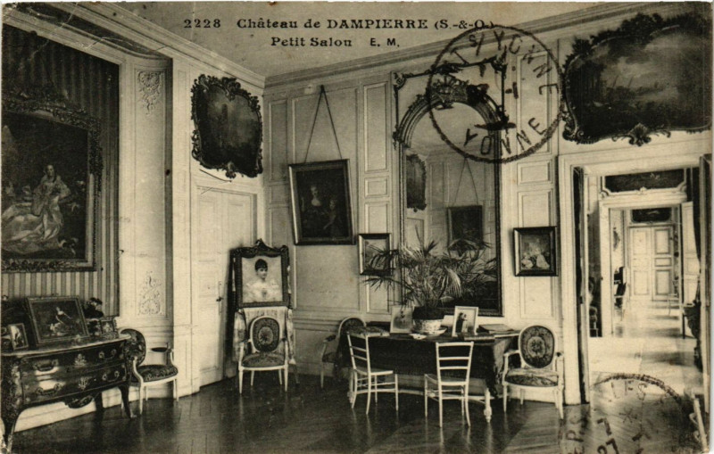 Carte postale ancienne Chateau de Dampierre Petit Salon