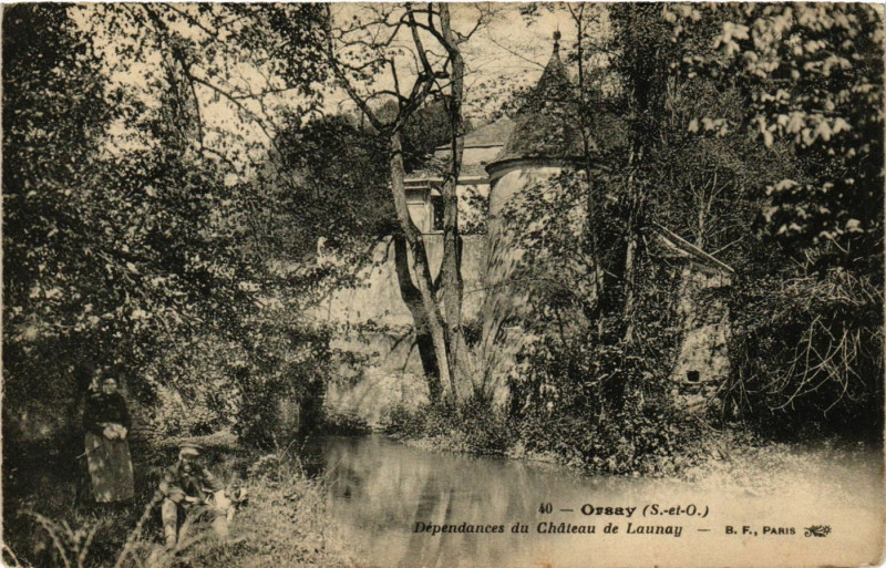 Carte postale ancienne Orsay - Dependances du Chateau de Launay