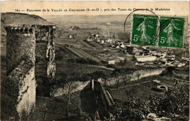 Carte postale ancienne Panorama de la Vallée de Chevreuse - pris des Tours du à Chevreuse