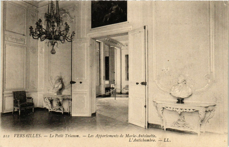 Carte postale ancienne Versailles Le Petit Trianon Les Appartements de Maie-ANTOINEtte à Versailles