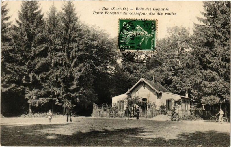 Carte postale ancienne Buc - Bois des Gonards - Poste Forestier du carrefour à Buc