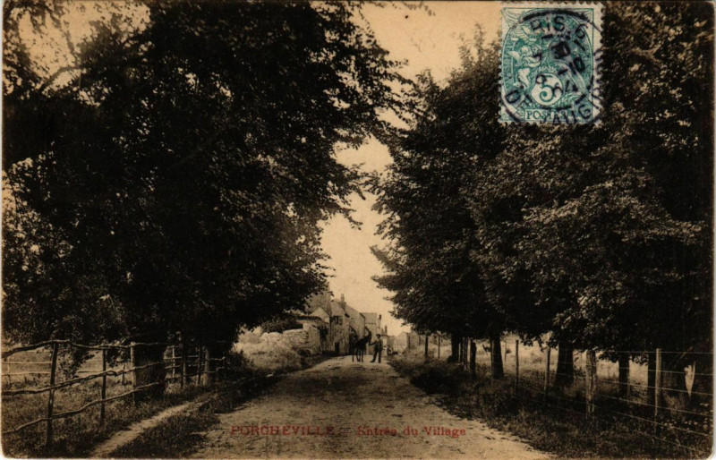 Carte postale ancienne Porcheville - Entrée du Village à Porcheville