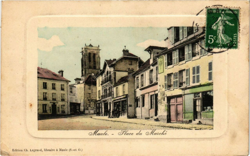 Carte postale ancienne Maule - Place du Marché à Maule