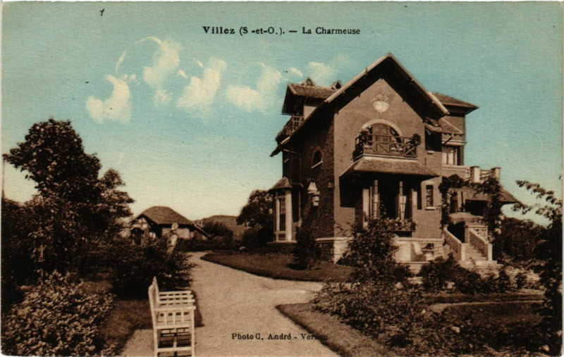 Carte postale ancienne Villez - La Charmeuse