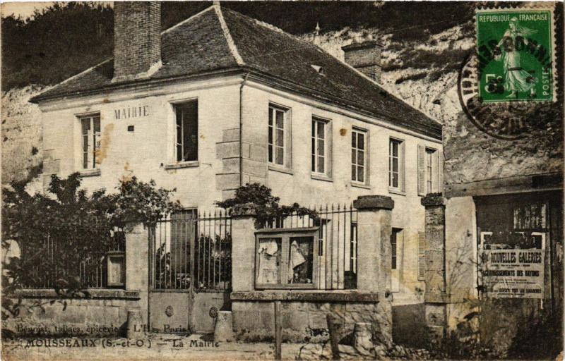 Carte postale ancienne Mousseaux - La Mairie