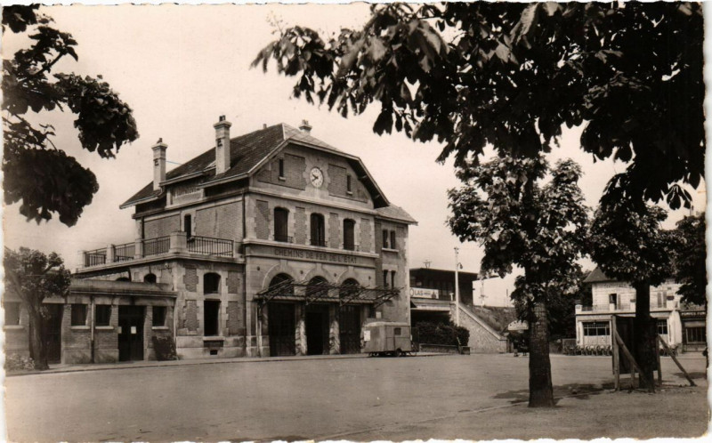 Carte postale ancienne Sartrouville - La Gare à Sartrouville