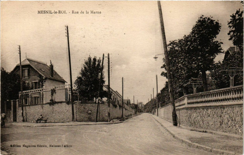 Carte postale ancienne Mesnil-le-Roi - Rue de la Marne