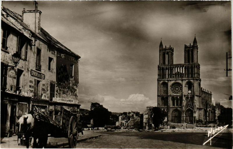 Carte postale ancienne Mantes-Gassicourt - La Collegiale