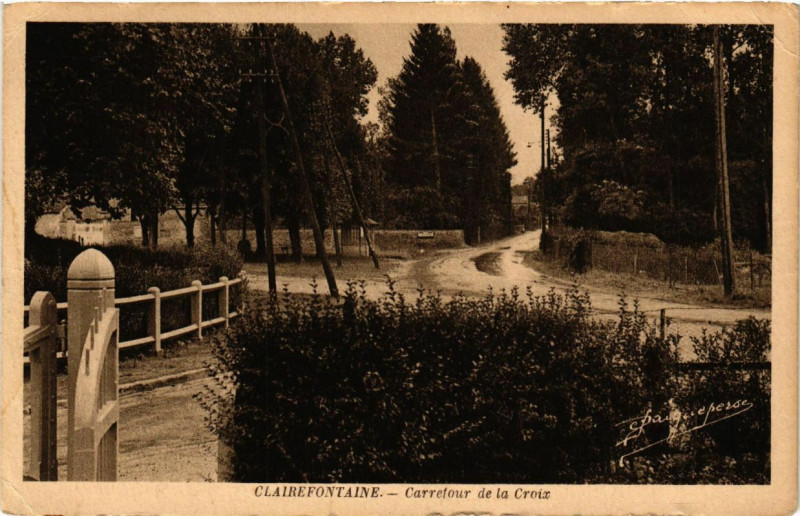 Carte postale ancienne Clairefontaine - Carrefour de la Croix