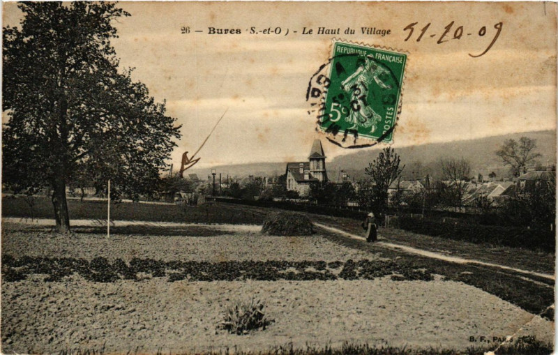 Carte postale ancienne Bures - Le Haut de Village