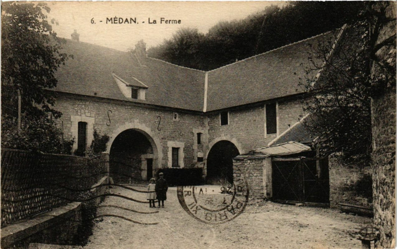 Carte postale ancienne Medan - La Ferme à Médan