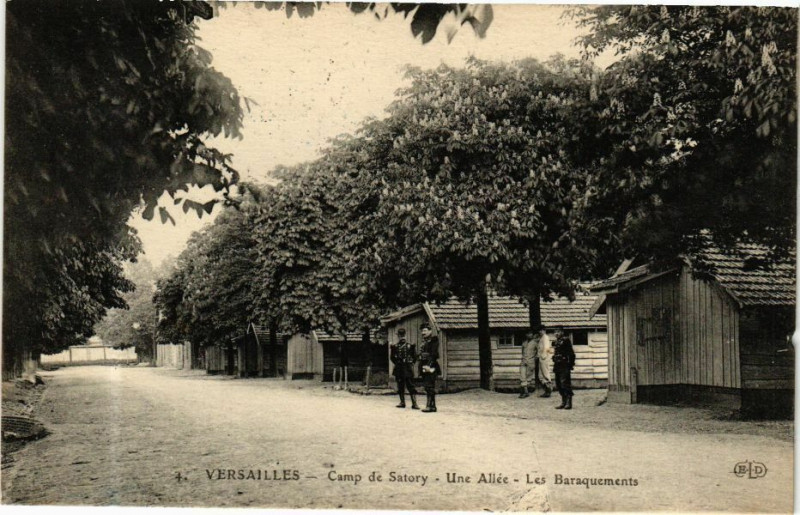 Carte postale ancienne Versailles - Camp de Satory à Versailles