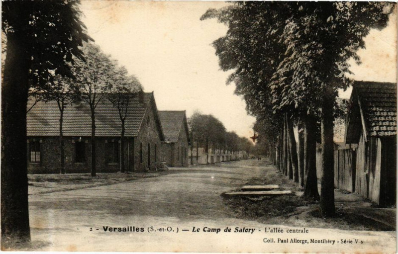 Carte postale ancienne Versailles - Camp de Satory à Versailles