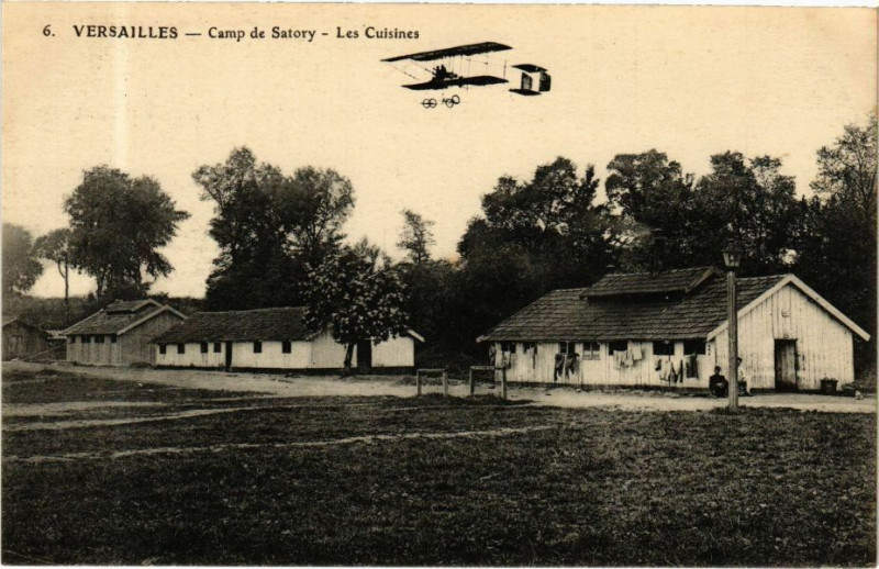 Carte postale ancienne Versailles - Camp de Satory à Versailles