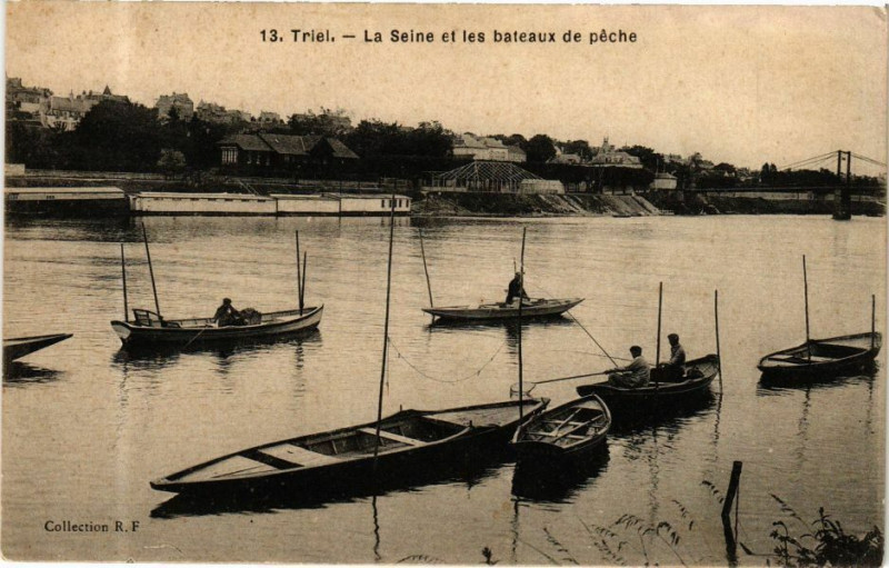 Carte postale ancienne Triel - La Seine et les bateaux de Peche