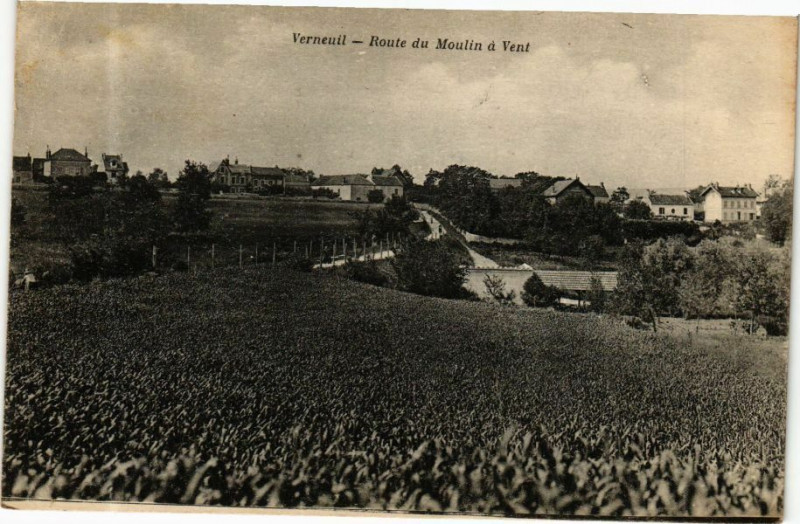 Carte postale ancienne Verneuil - Route du Moulin a Vent